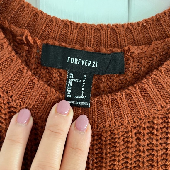 Cropped Sweater - Picture 3 of 6